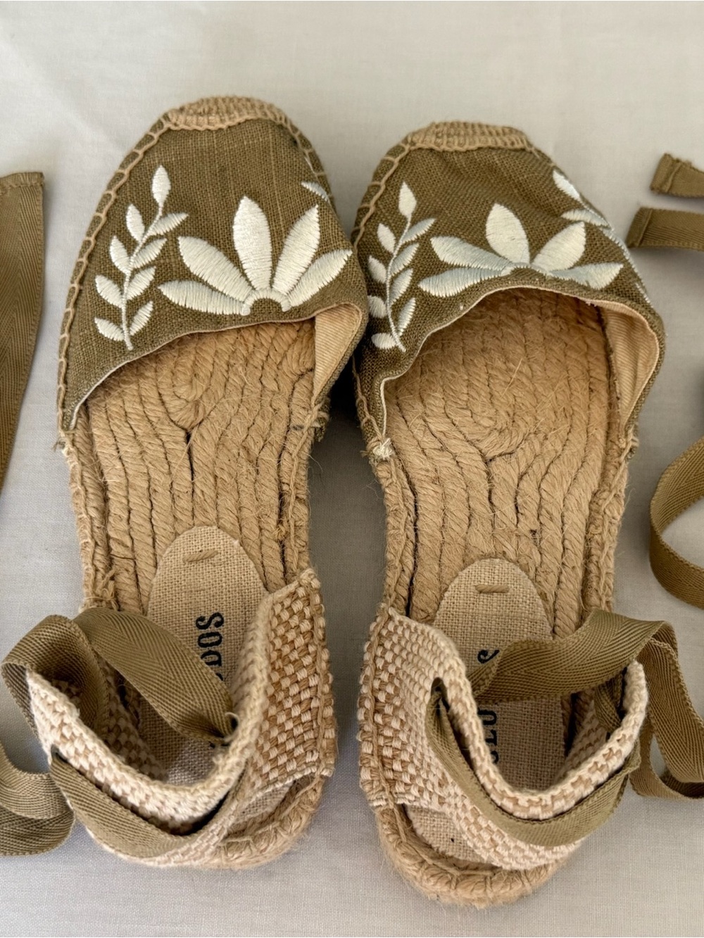 Soludos Tan Espadrille Sandals with White Embroidered Leaf Motif